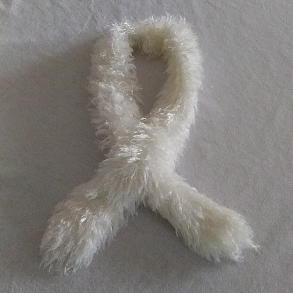 Handmade Scarf. White Funfur.38"x3"